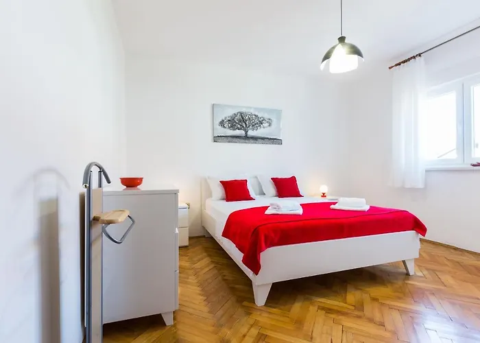 Oleander Apartment *